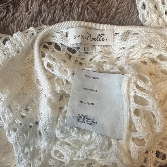 Ivory Crochet bell sleeves top / swim coverup - Picture 5 of 7